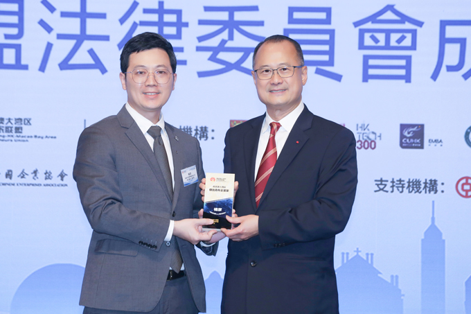 MK体育
总经理杨彦先生荣膺 “粤港澳大湾区杰出青年企业家”殊荣！
